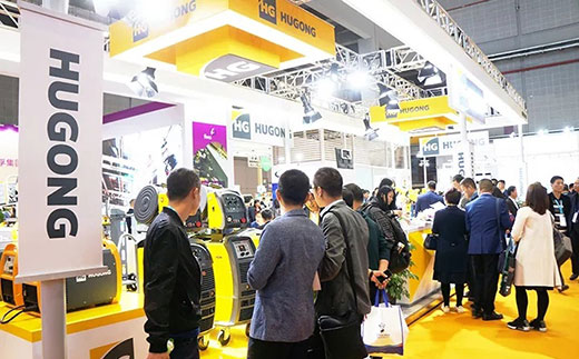 第二届进博会沪工意大利CEA展位数字化焊机很受欢迎 第二届进博会沪工意大利CEA展位数字化焊机很受欢迎